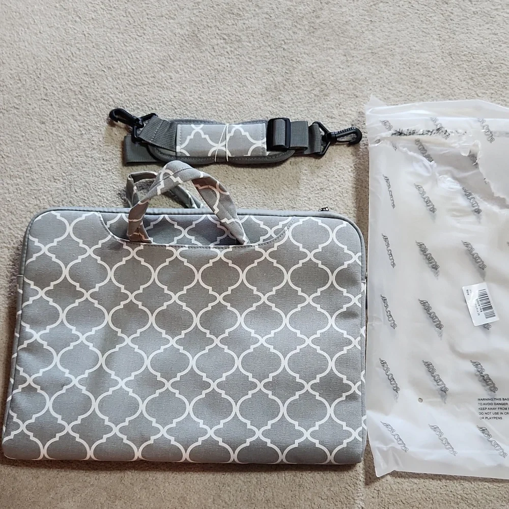 Laptop Shoulder Bag Gray Chevron 16x12 NWT